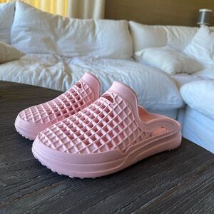 Lusso Cloud Pink Slip on Slides